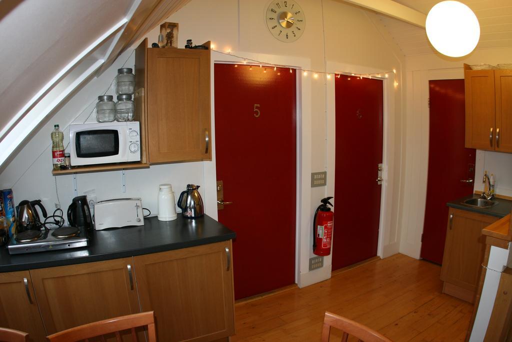 Harbourfront Guesthouse Hafnarfjörður Rum bild