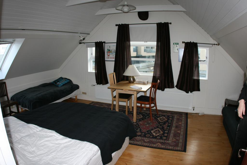 Harbourfront Guesthouse Hafnarfjörður Rum bild