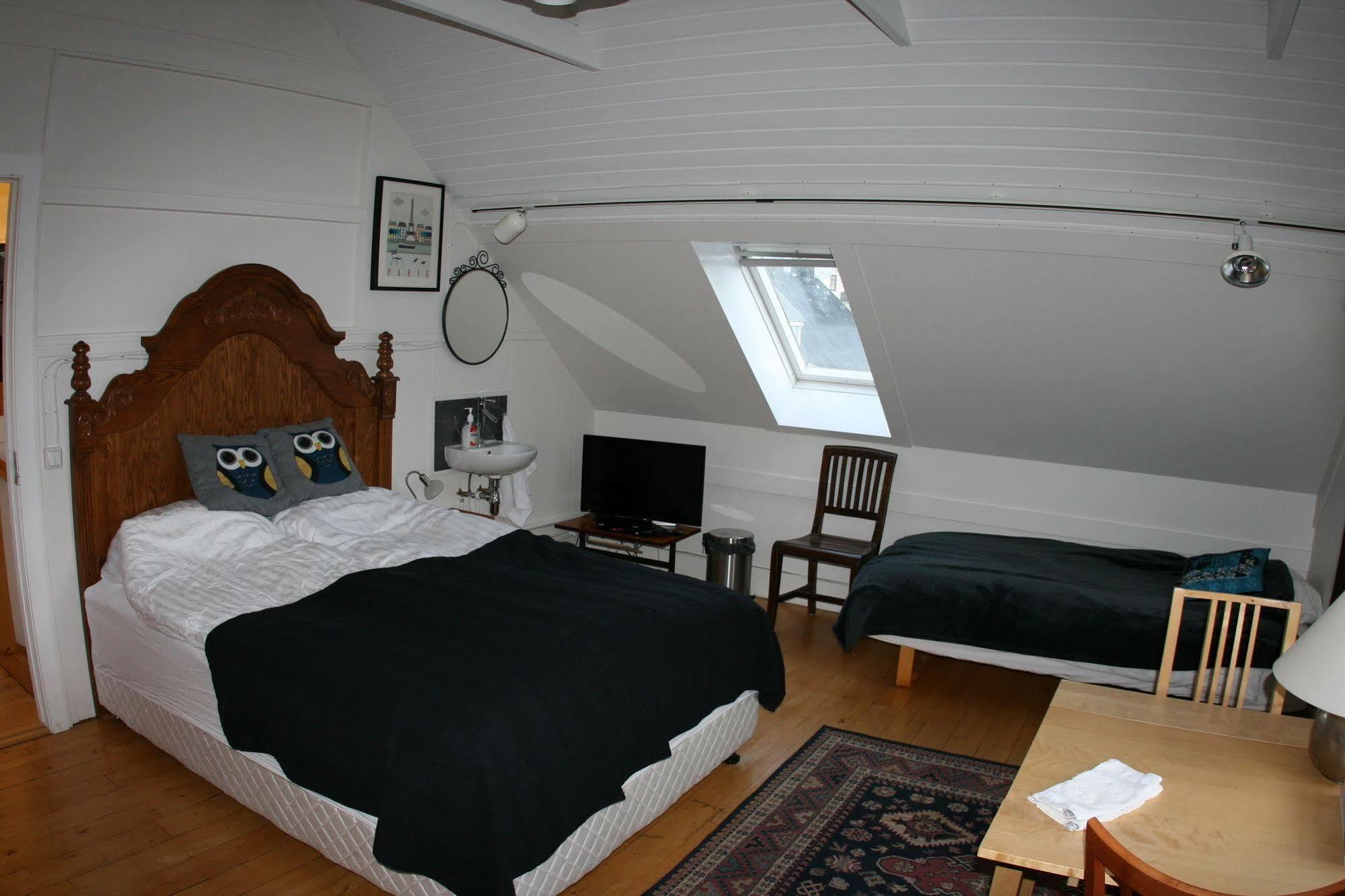 Harbourfront Guesthouse Hafnarfjörður Exteriör bild